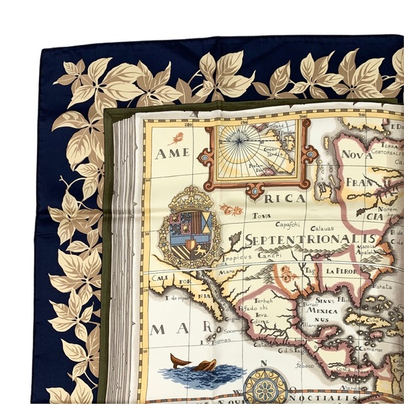 DIOR Rare Americas Map Scarf - Picture 3 of 10